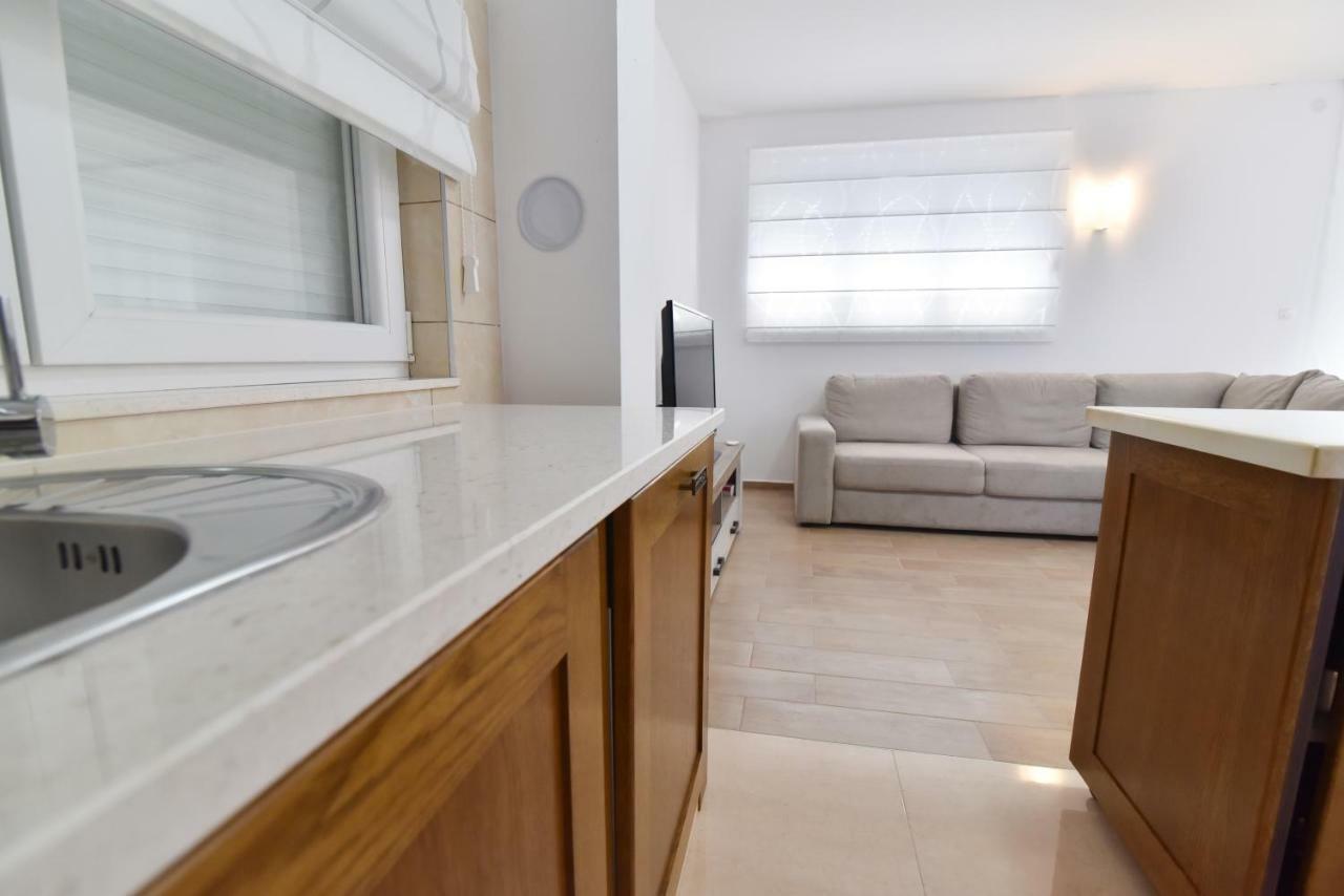 Villa Village Idylle With Heated Pool, Sauna, Jacuzzy And Private Parking Sukošan Exterior foto