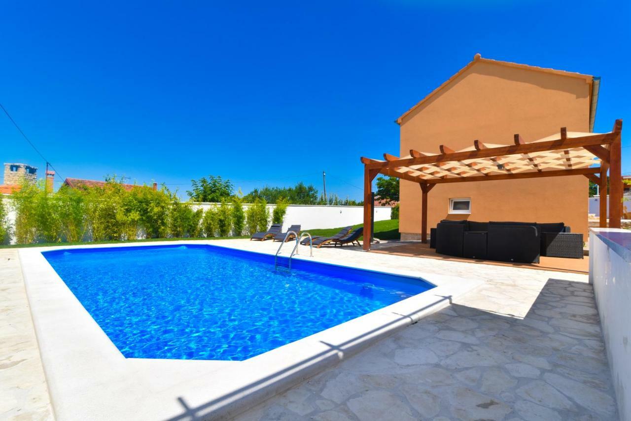 Villa Village Idylle With Heated Pool, Sauna, Jacuzzy And Private Parking Sukošan Exterior foto