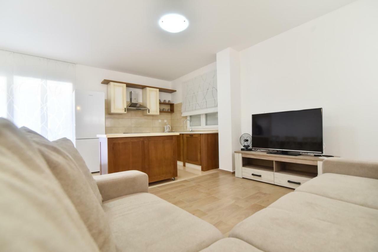 Villa Village Idylle With Heated Pool, Sauna, Jacuzzy And Private Parking Sukošan Exterior foto