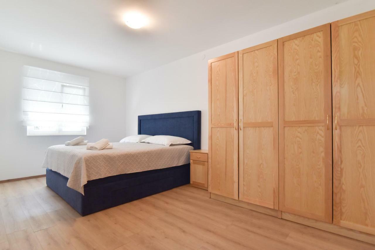 Villa Village Idylle With Heated Pool, Sauna, Jacuzzy And Private Parking Sukošan Exterior foto